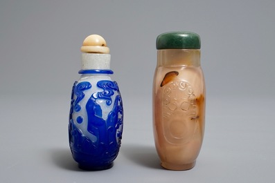 Deux tabati&egrave;res en agate et verre, Chine, 19/20&egrave;me