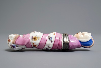 A French porcelain silver-mounted needle case, 18/19th C.