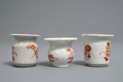 Two Japanese imari miniature albarello ointment jars and a cuspidor, Edo, 18th C.