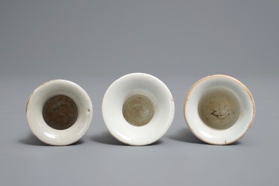 Two Japanese imari miniature albarello ointment jars and a cuspidor, Edo, 18th C.