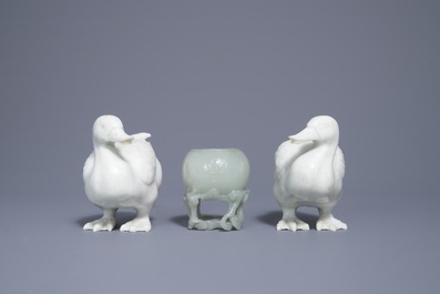 A Chinese celadon jade brush washer and a pair of white jade ducks, 19th and 20th C.