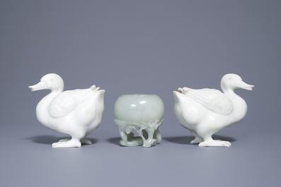 A Chinese celadon jade brush washer and a pair of white jade ducks, 19th and 20th C.