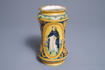 An Italian maiolica drug jar of 'albarello' type, Palermo, 1st half 17th C.