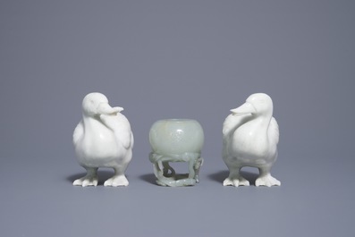 A Chinese celadon jade brush washer and a pair of white jade ducks, 19th and 20th C.