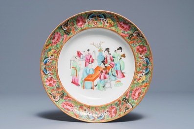 Twaalf Chinese Canton famille rose borden en soepborden met mandarijns decor, Daoguang