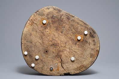 Un furogama en fer forg&eacute; sur pied en bois, Japon, Edo/Meiji, 18/19&egrave;me