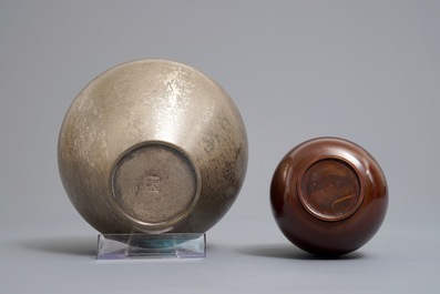 Deux vases en bronze, Japon, Showa, 20&egrave;me