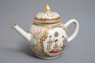 Une th&eacute;i&egrave;re couverte en porcelaine de Chine famille rose, Qianlong
