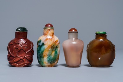 Acht diverse glazen snuifflesjes, 19/20e eeuw
