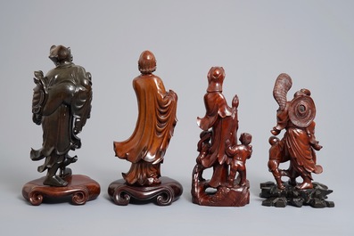 Vier diverse Chinese houten beelden, 19/20e eeuw