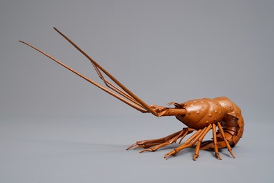 Un okimono 'jizai' en cuivre figurant une langouste, sign&eacute; Myochin, Showa, 20&egrave;me