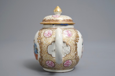 Une th&eacute;i&egrave;re couverte en porcelaine de Chine famille rose, Qianlong