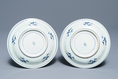A pair of Japanese Arita blue and white plates with playing boys, Arita, Edo, 18th C.