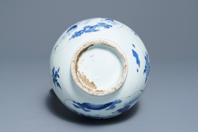 Een Chinese blauwwitte kan met cartouches met figuratief decor, Transitie periode