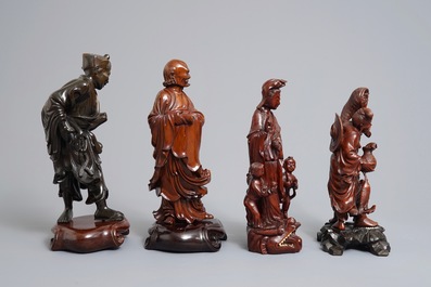 Vier diverse Chinese houten beelden, 19/20e eeuw