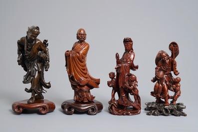 Vier diverse Chinese houten beelden, 19/20e eeuw