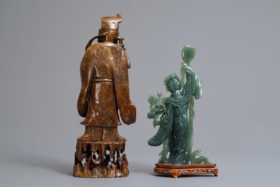 Twee grote Chinese jade en zeepstenen figuren, 19/20e eeuw