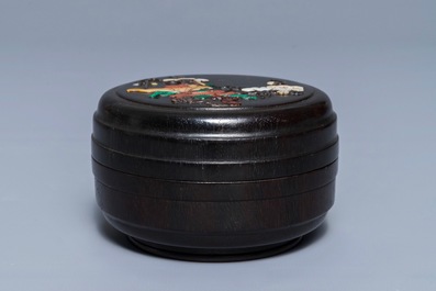 A Chinese inlaid wood seal paste box and cover with inscription, 18/19th C.