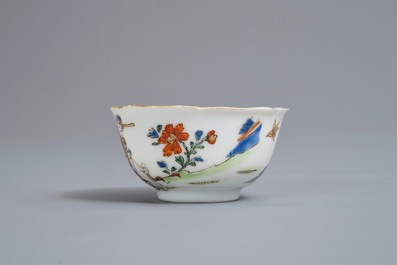 Une tasse et soucoupe en porcelaine de Chine famille rose &agrave; d&eacute;cor d'un guerrier sur &eacute;l&eacute;phant, Yongzheng
