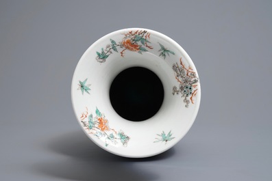 Un vase et un bol en porcelaine de Chine famille verte et rose, 19&egrave;me