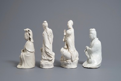 Quatre groupes et figures en porcelaine blanc de Chine, 19/20&egrave;me
