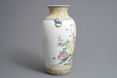 Un vase en porcelaine de Chine famille rose &agrave; d&eacute;cor de cailles, 20&egrave;me