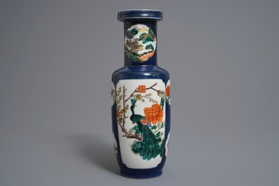 Trois bols et un vase en porcelaine de Chine bleu et blanc et famille rose, Kangxi et 19&egrave;me