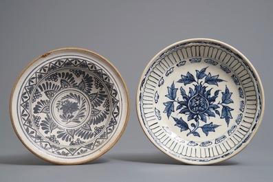 A Vietnamese Annamese blue and white plate, bowl and jar, 16th C. and later