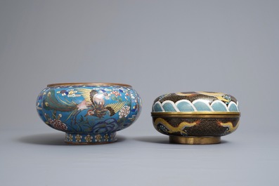 A Chinese cloisonn&eacute; jardini&egrave;re on wooden stand and a round box and cover, 19/20th C.