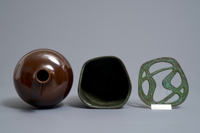 Twee fraaie Japanse bronzen vazen, Showa, 20e eeuw