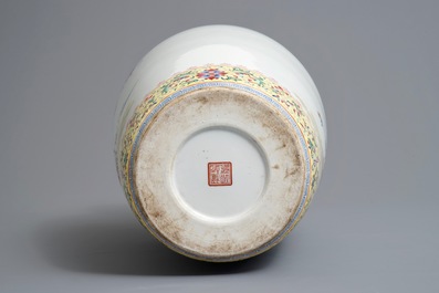 A Chinese famille rose 'quails' vase, sealmark, 20th C.