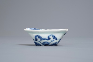 Een Chinese blauwwitte &lsquo;Hansje in de kelder&rsquo; kop, Transitie periode