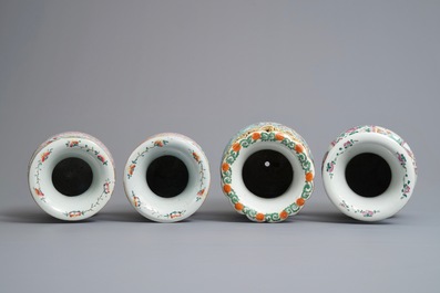 Deux vases et une paire pour le march&eacute; Straits ou Peranakan en porcelaine de Chine famille rose, 19&egrave;me