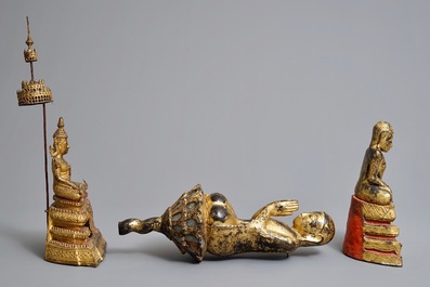Drie Thaise verguld bronzen, aardewerken en houten votieve beelden, 19e eeuw