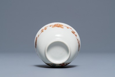 Une tasse et soucoupe armori&eacute;e en porcelaine de Chine pour le march&eacute; hollandais, blason de Van Reverhorst, Qianlong