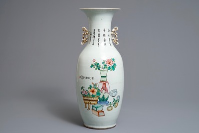 Deux vases en porcelaine de Chine famille rose aux doubles d&eacute;cors, 19/20&egrave;me