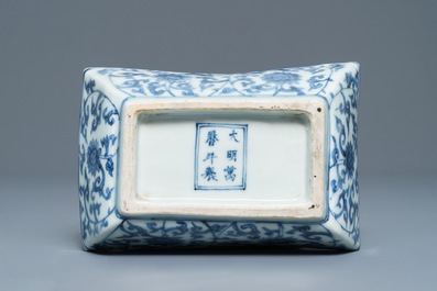 A rectangular Chinese blue and white dish with a phoenix among lotus scrolls, Wanli mark, 19/20th C.