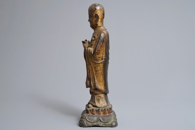 Un grand mod&egrave;le de Mahakasyapa en bronze dor&eacute;, Chine, Ming