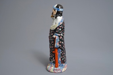 Two Chinese famille rose figures of Li Tieguai and Shou Lao, 19/20th C.