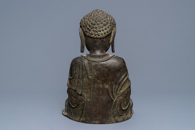 Een Chinees bronzen model van Amithaba Buddha, Ming