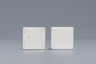 Une paire de sceaux en porcelaine blanc de Chine de Dehua, marques en creux, Kangxi