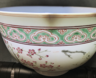 A Chinese famille rose bowl with floral design, Shen De Tang Zhi mark, 19/20th C.