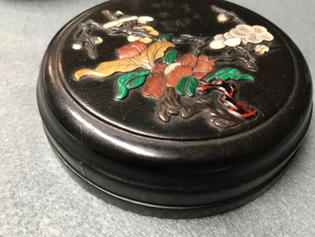 A Chinese inlaid wood seal paste box and cover with inscription, 18/19th C.