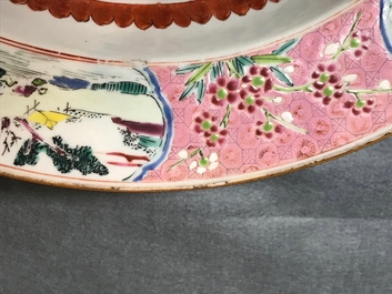 Une paire de bassins en porcelaine de Chine famille rose &agrave; d&eacute;cor de 'La Romance de la chambre de l'ouest', Yongzheng