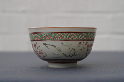 A Chinese famille rose bowl with floral design, Shen De Tang Zhi mark, 19/20th C.