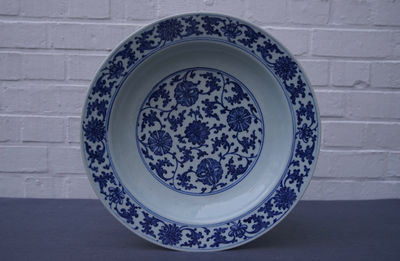 A Chinese blue and white Ming style charger, Qianlong