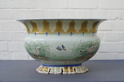 Un bassin en porcelaine de Chine famille rose d&rsquo;apr&egrave;s Pronk, Qianlong, vers 1740