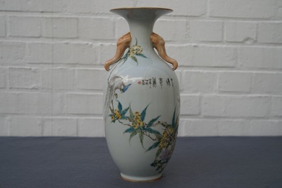 A Chinese qianjiang cai vase with birds and flowers, 19/20th C.