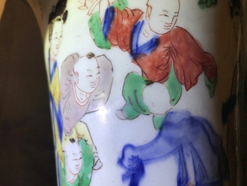 Un vase de forme gu en porcelaine de Chine wucai, Shunzhi, &eacute;poque Transition