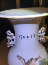 Twee Chinese qianjiang cai vazen met decors van landschappen en vogels, 19/20e eeuw